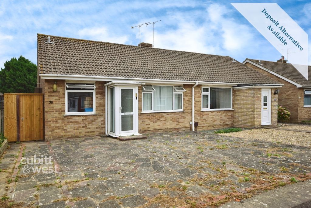 Property photo 1 of 13 39 Ashurst Way - 1