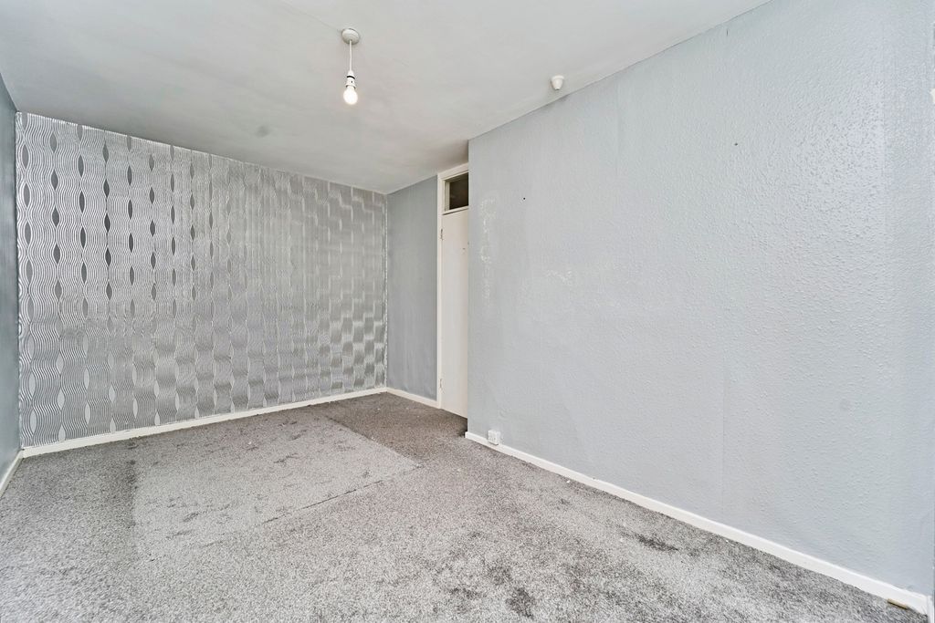 Property photo 2 of 18 Pbox-Img.Jpg