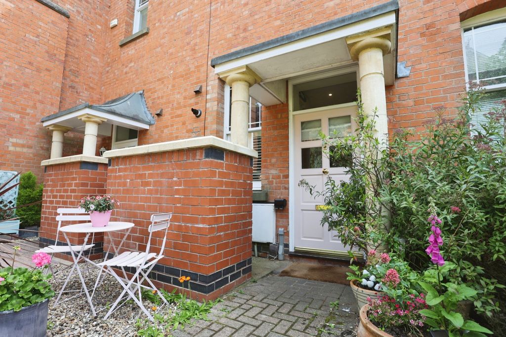 Property photo 1 of 20 Img_7093