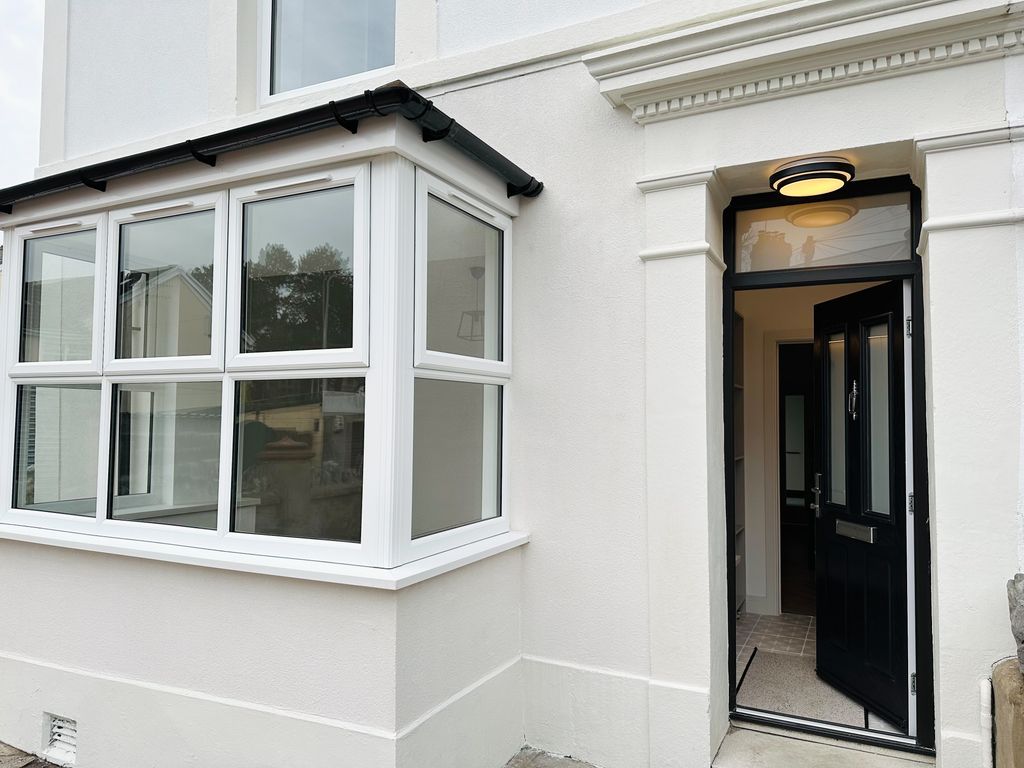 Property photo 2 of 30