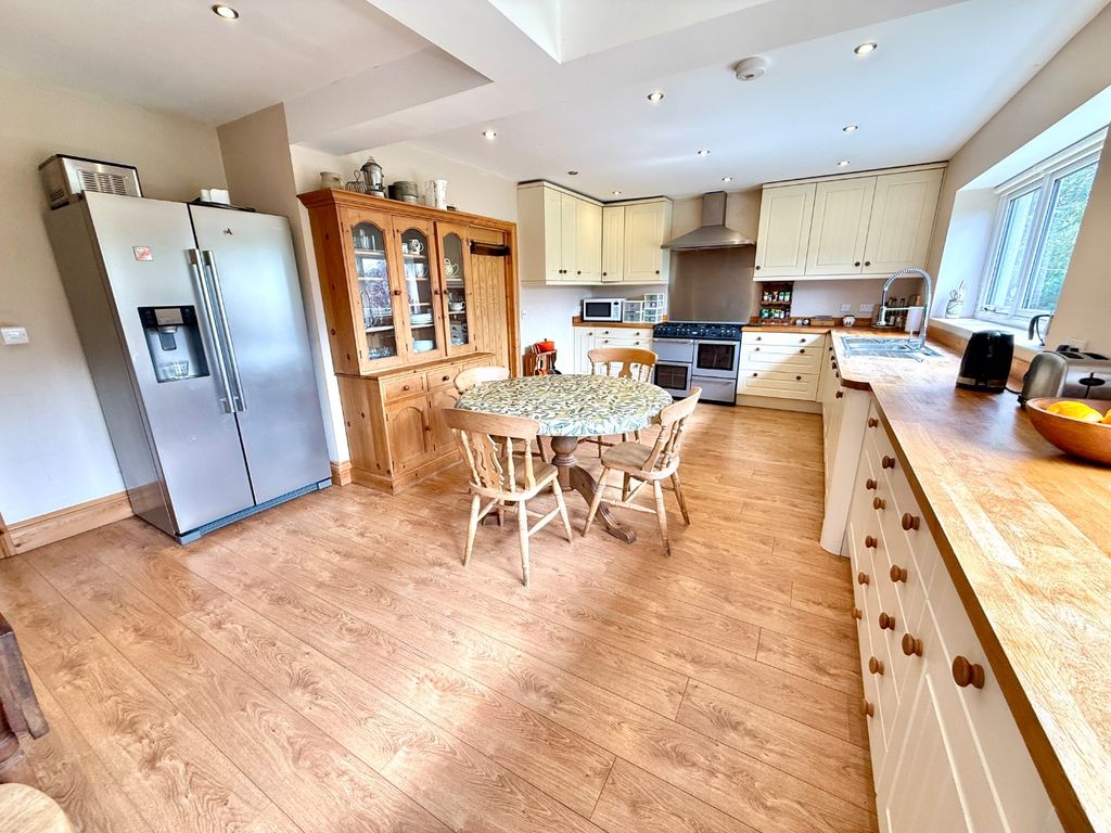 Property photo 2 of 40 4500304