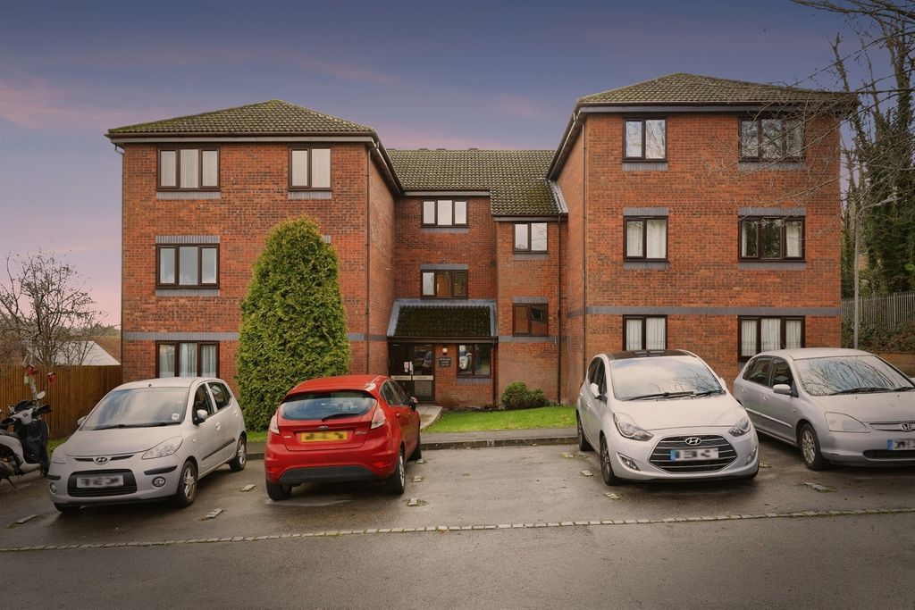 Property photo 1 of 9