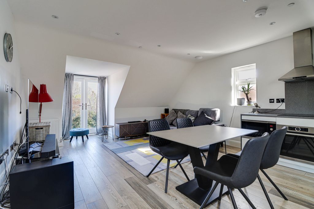 Property photo 3 of 15 Living/Kitchen