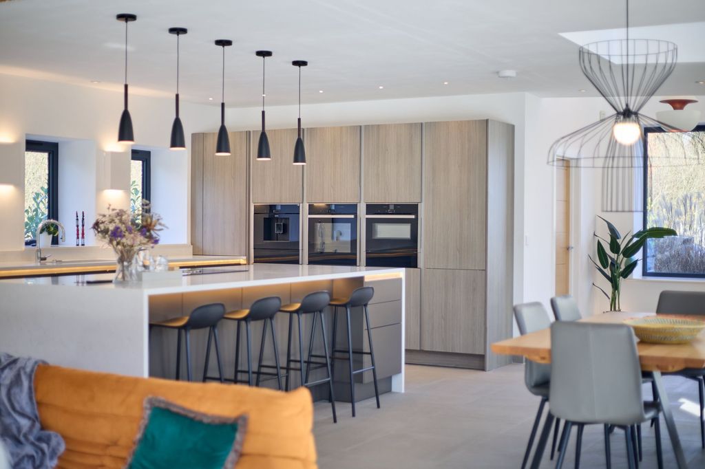 Property photo 3 of 57