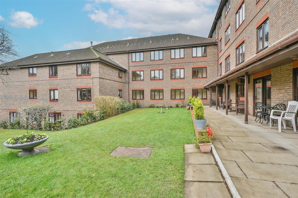 Property photo 1 of 9 12.Png