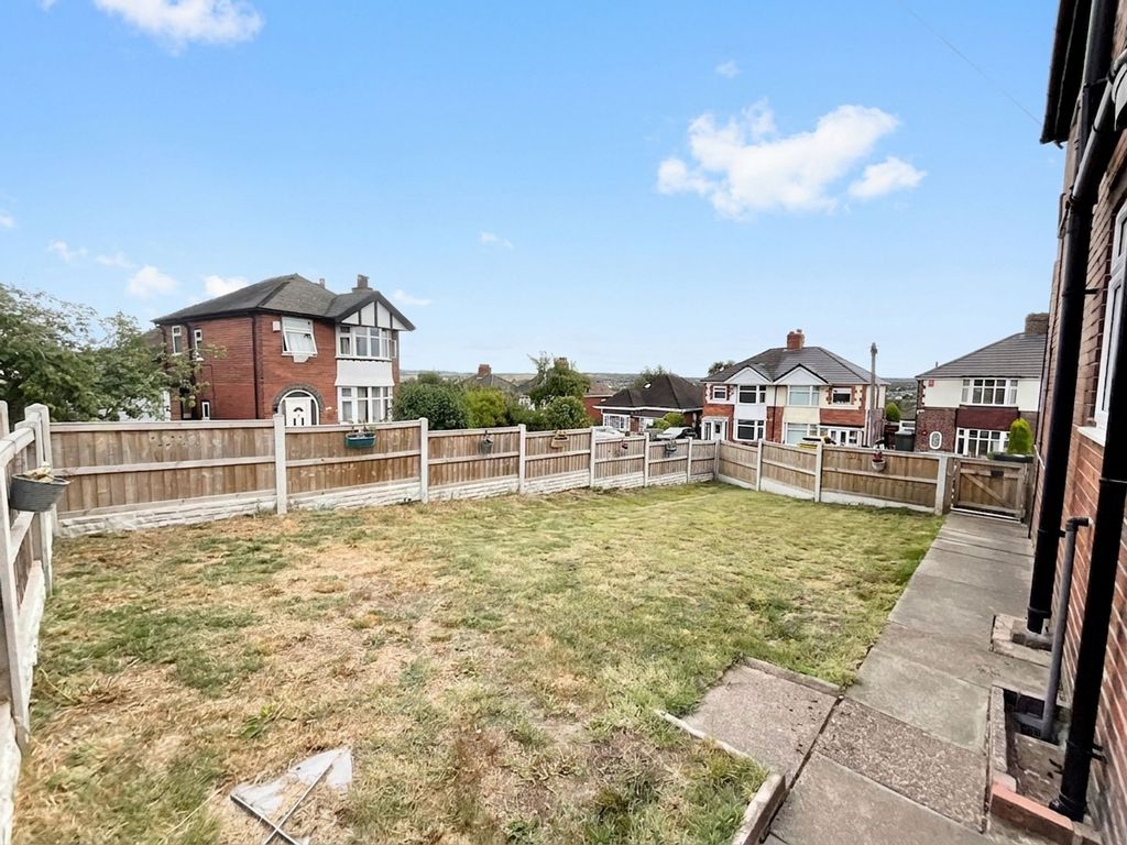 Property photo 2 of 23