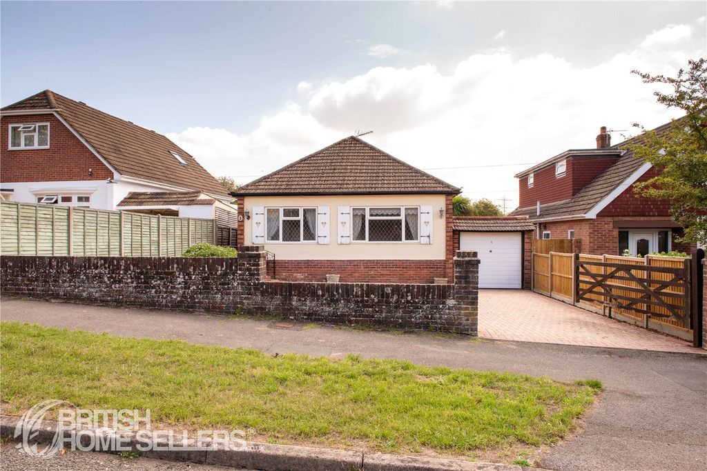 Property photo 2 of 25 Picture No. 29