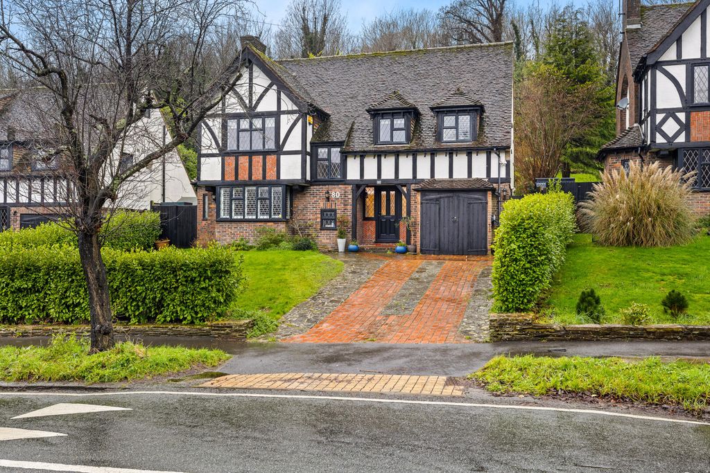 Property photo 1 of 18 Front (Exterior)