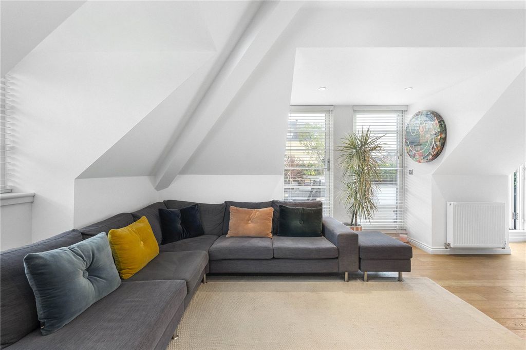 Property photo 3 of 27 Living Room