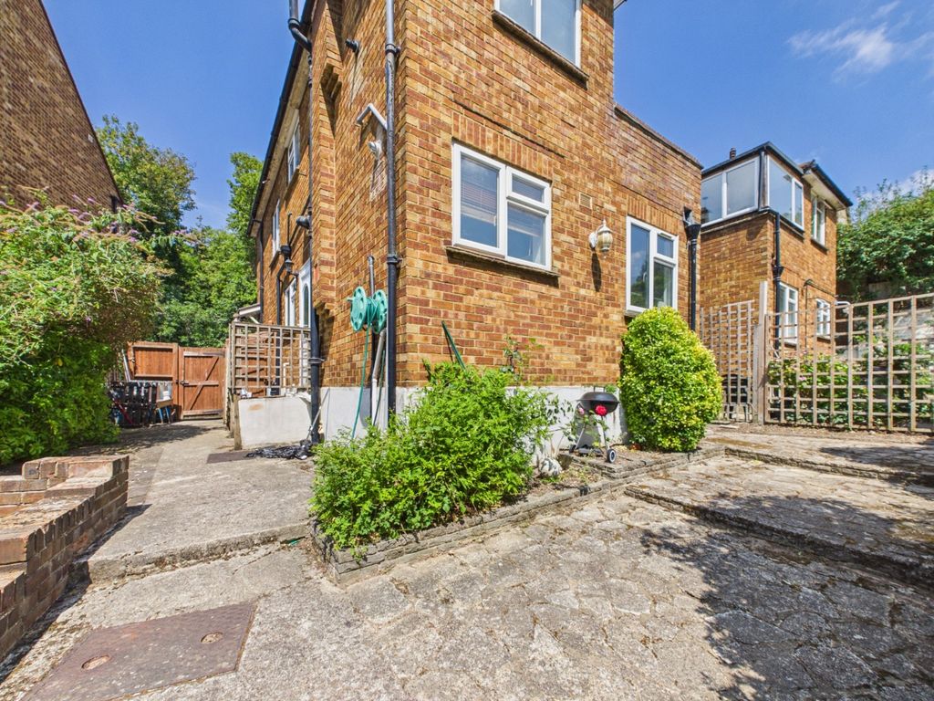Property photo 2 of 9 5222202