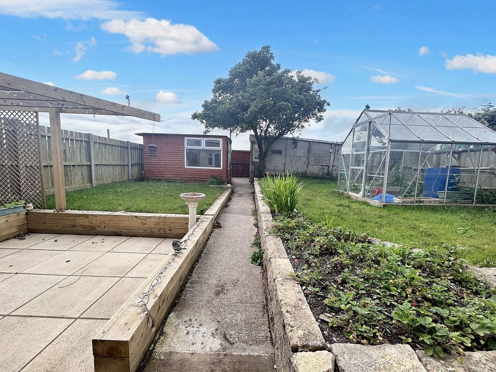 Property photo 2 of 31