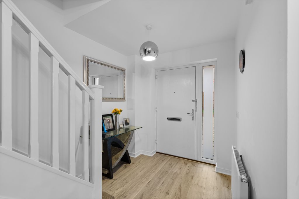 Property photo 2 of 25 Property Image 2