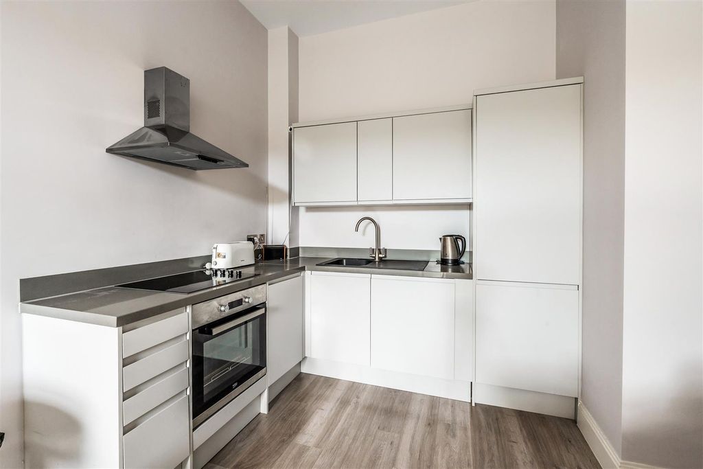 Property photo 2 of 9 Flat-5-Tanner-House-6.Jpg