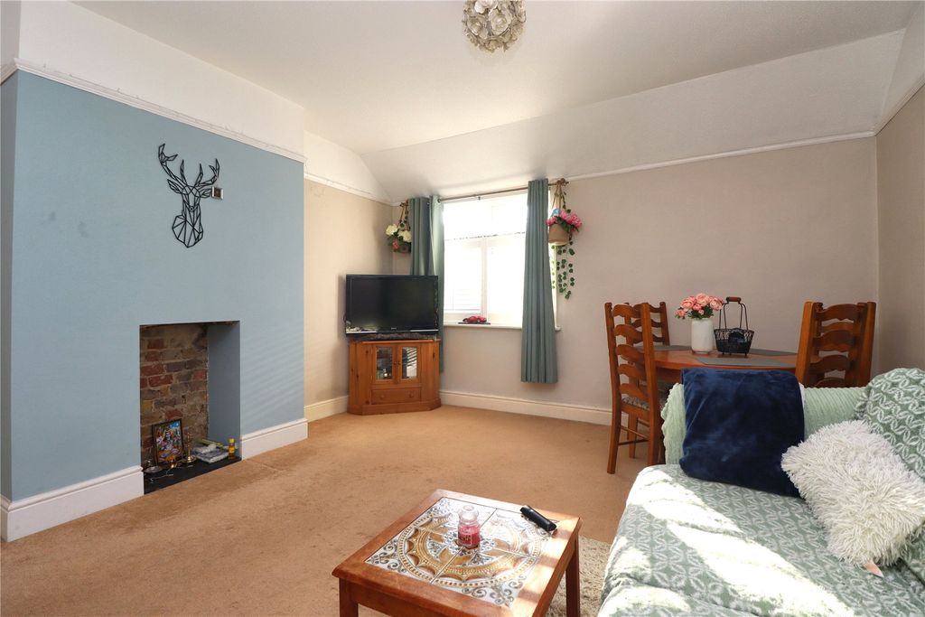 Property photo 3 of 7 Picture No. 06