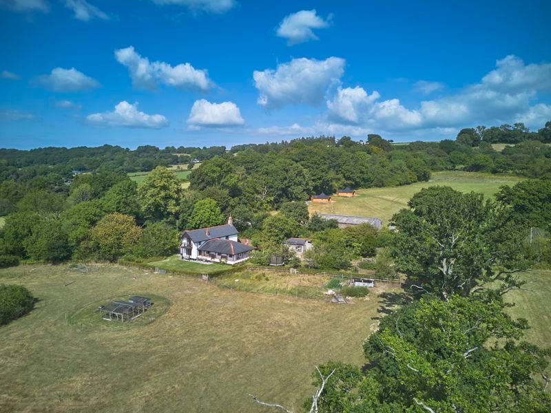 Property photo 1 of 33 Sevilles Croft