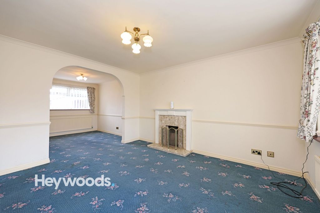 Property photo 2 of 25