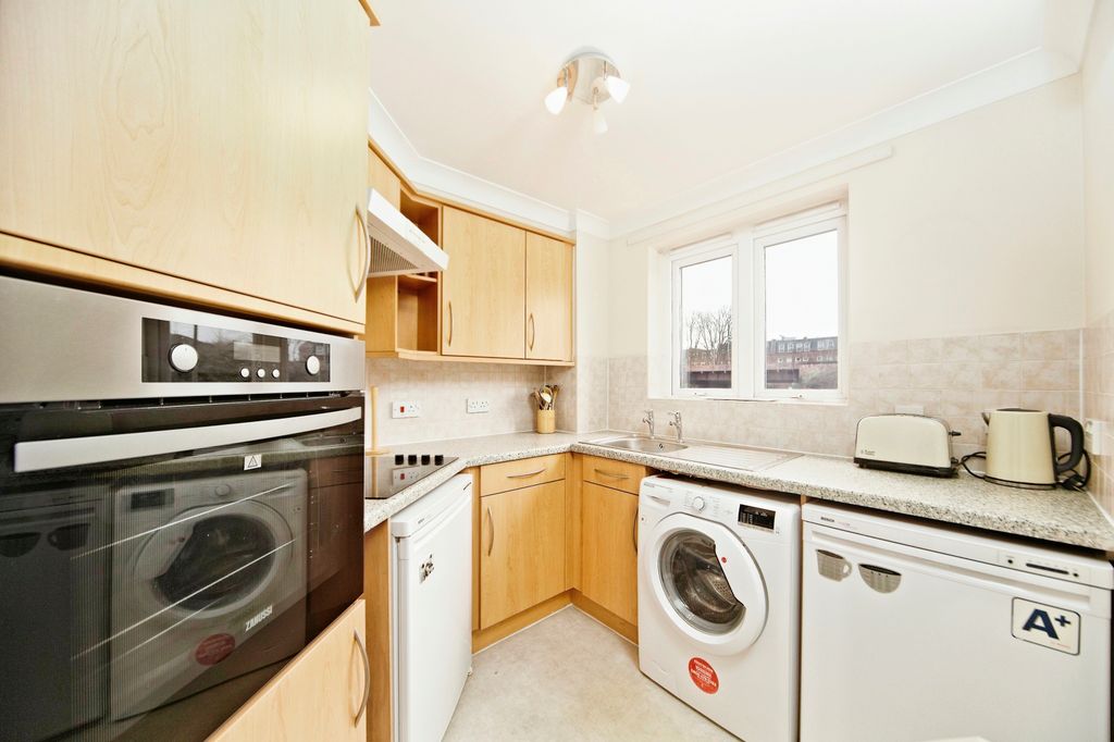 Property photo 3 of 12 Kitchen