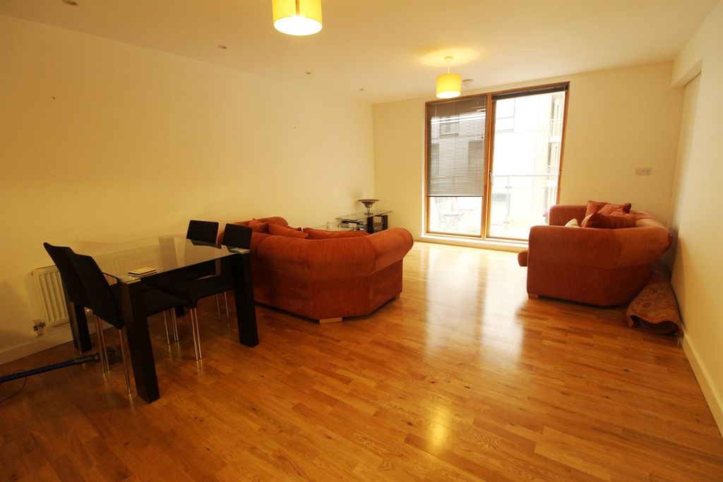 Property photo 2 of 6 Lounge
