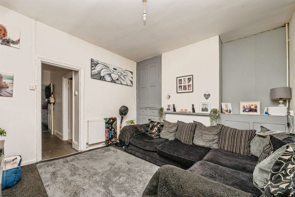 Property photo 2 of 16