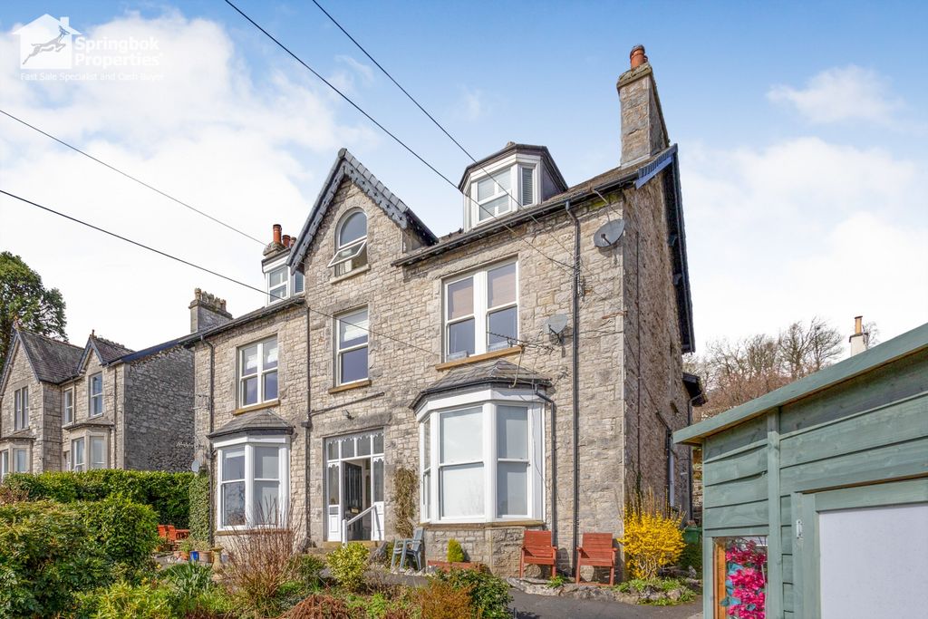 Property photo 1 of 18 Front View