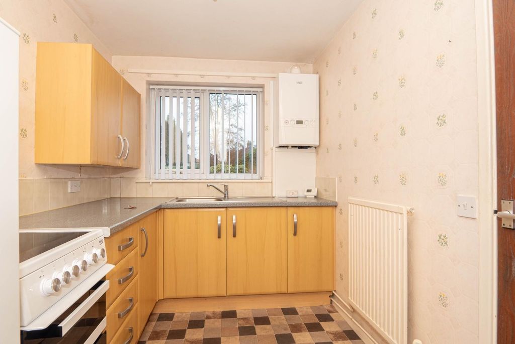 Property photo 3 of 12 Kitchen