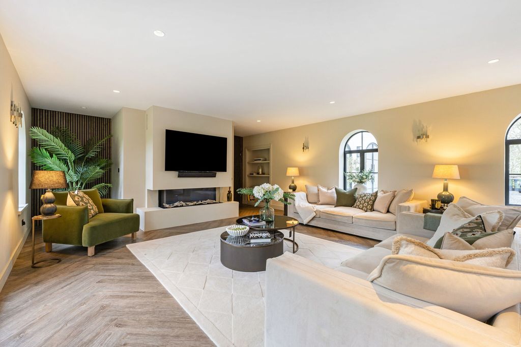 Additional image 15 of 7 bed detached house for saleUllenhall, Henley-In-Arden B95