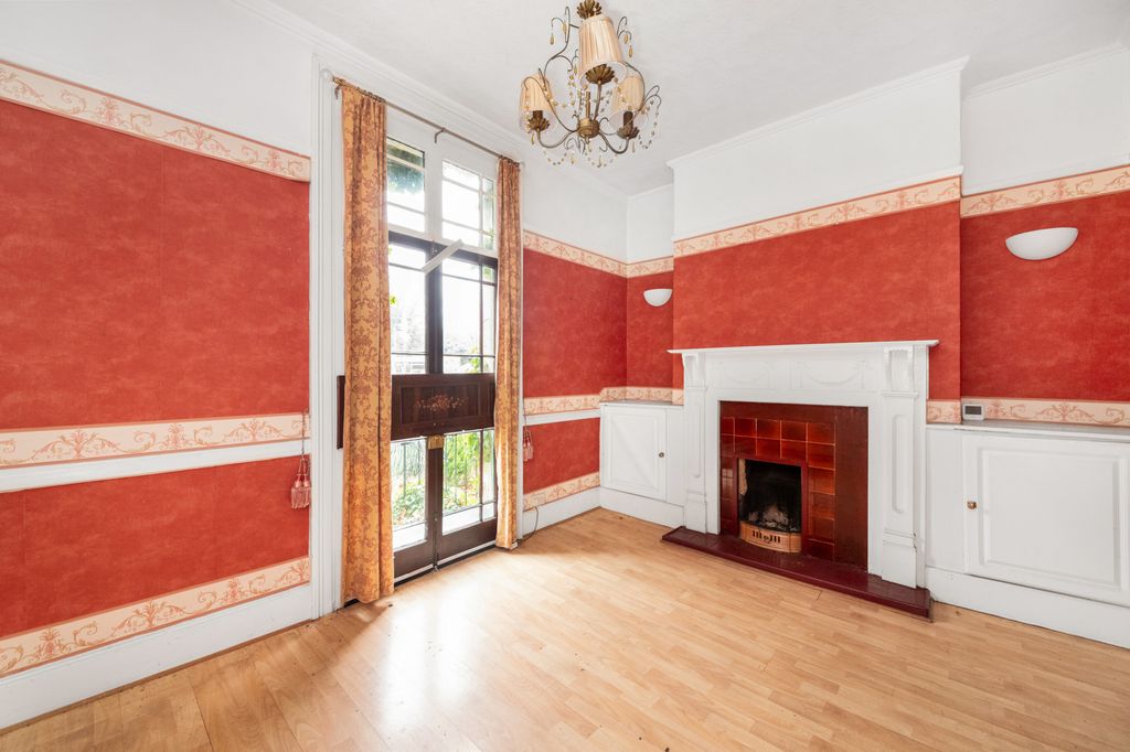 Property photo 3 of 11