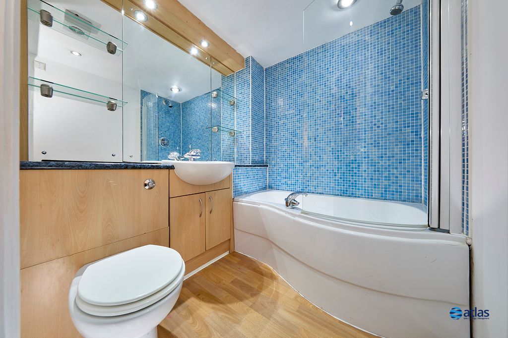 Property photo 3 of 22 Bathroom