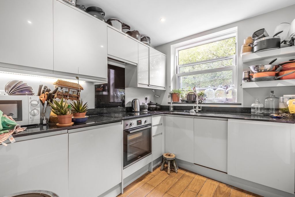 Property photo 2 of 18 886889 (5)