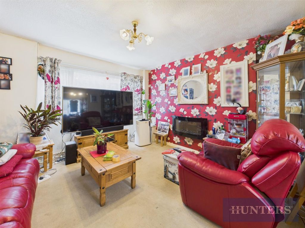 Property photo 3 of 18 Cam05316G0-Pr0100-Still008.Jpg