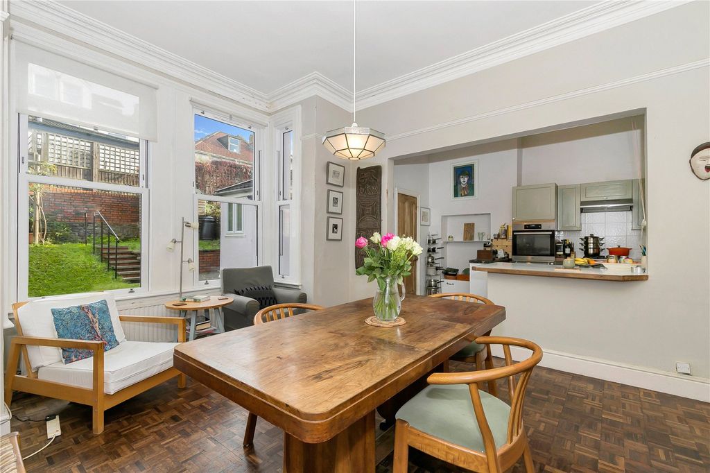 Property photo 2 of 25 Picture No. 20