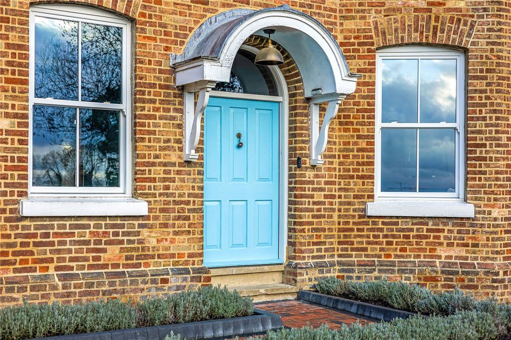 Property photo 3 of 30 Entrance