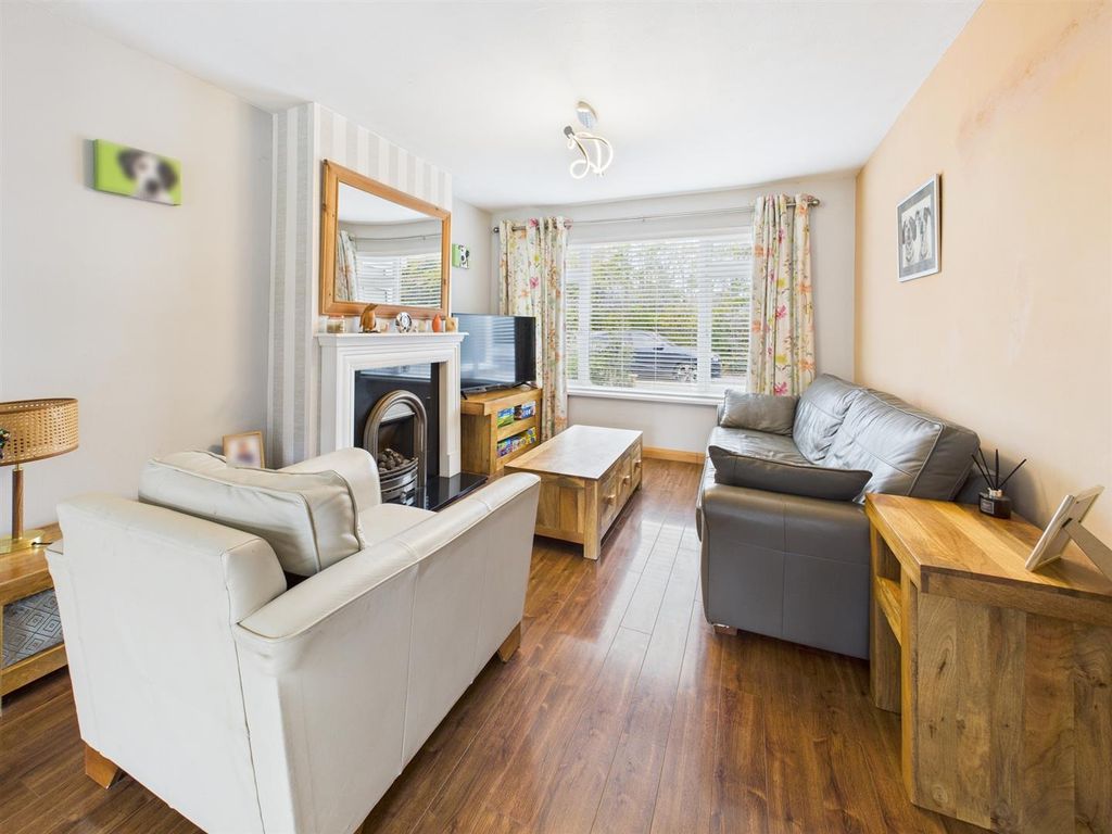 Property photo 3 of 23