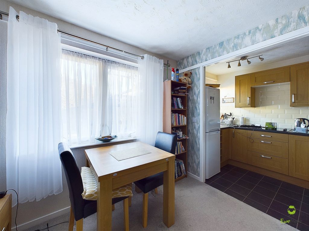 Property photo 1 of 8 Presented By Nicoleta At Ewemove Bexleyheath And D