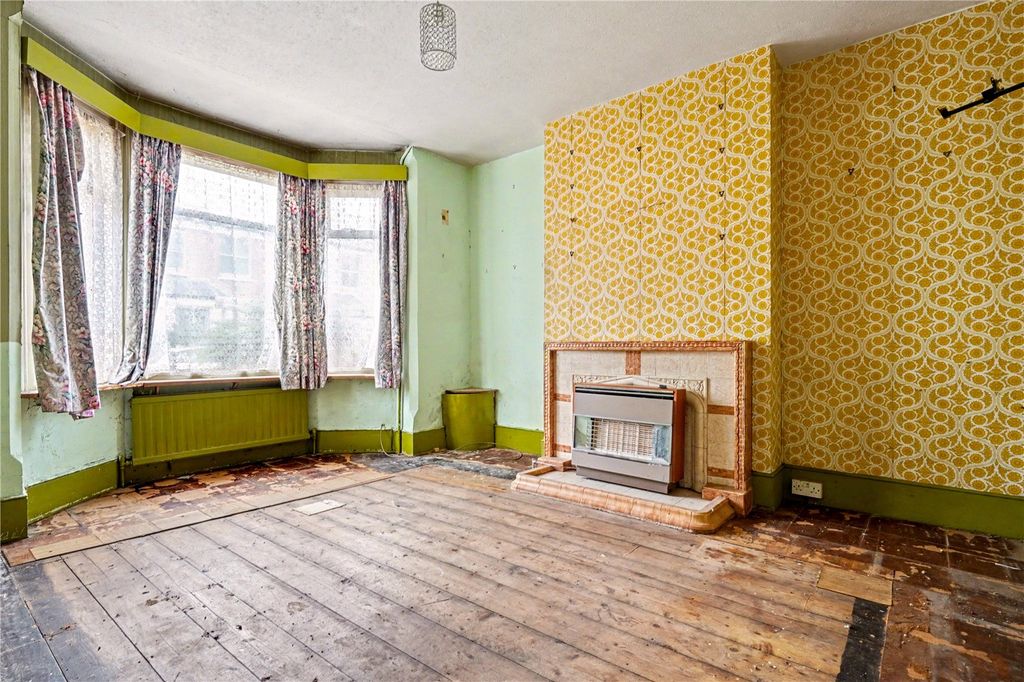 Property photo 2 of 11 Picture No. 12