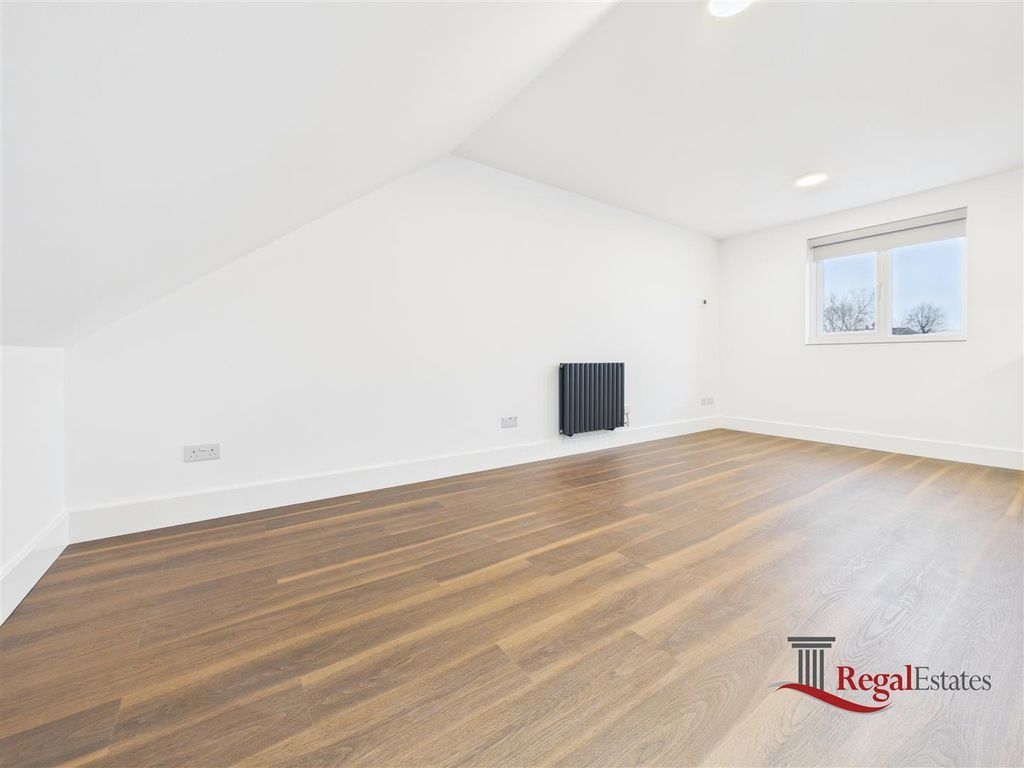 Property photo 2 of 11 Cam02489G0-Pr0258-Still012.Jpg