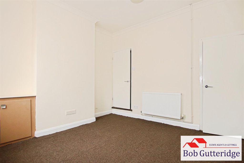 Property photo 3 of 14 Sitting Room