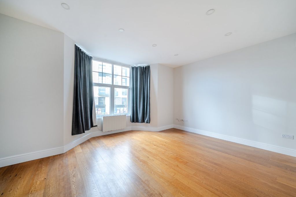 Property photo 3 of 12 Living/Dining Room