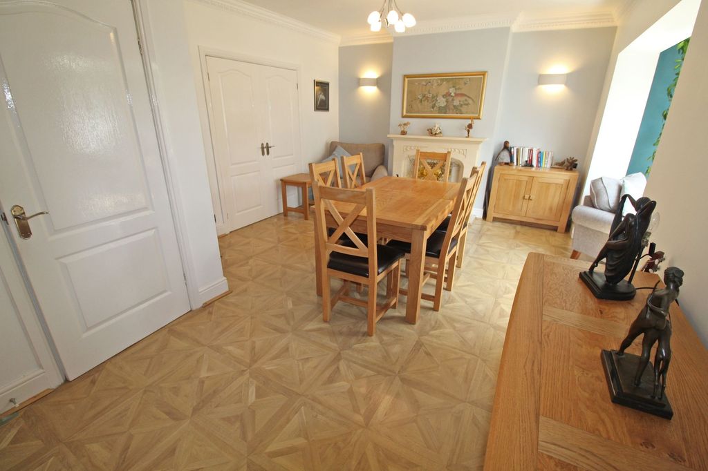 Property photo 3 of 26