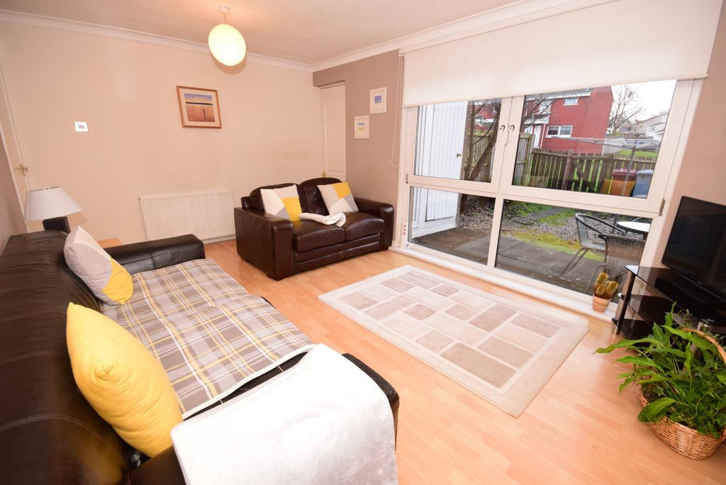 Property photo 3 of 14 Lounge