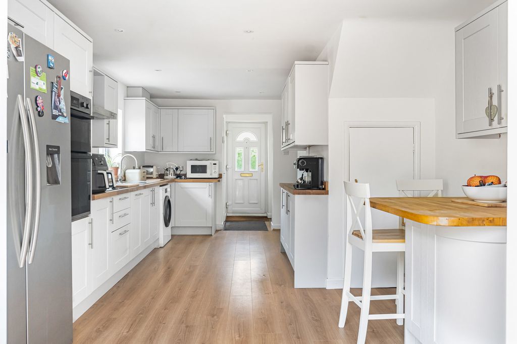 Property photo 2 of 17 Kitchen Dining