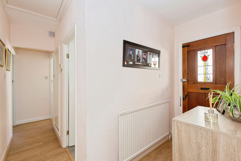 Property photo 3 of 17 Photo