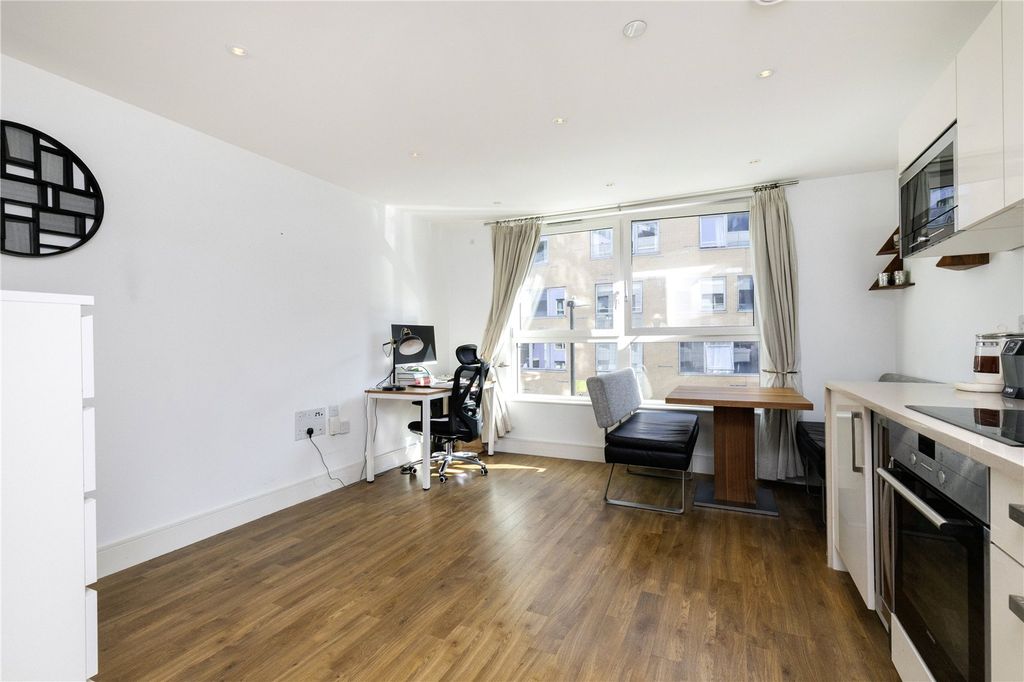 Property photo 3 of 15 Picture No. 11
