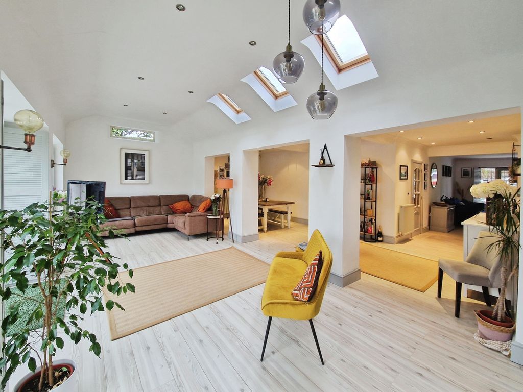 Property photo 2 of 21 Bba475Fa-1000069189