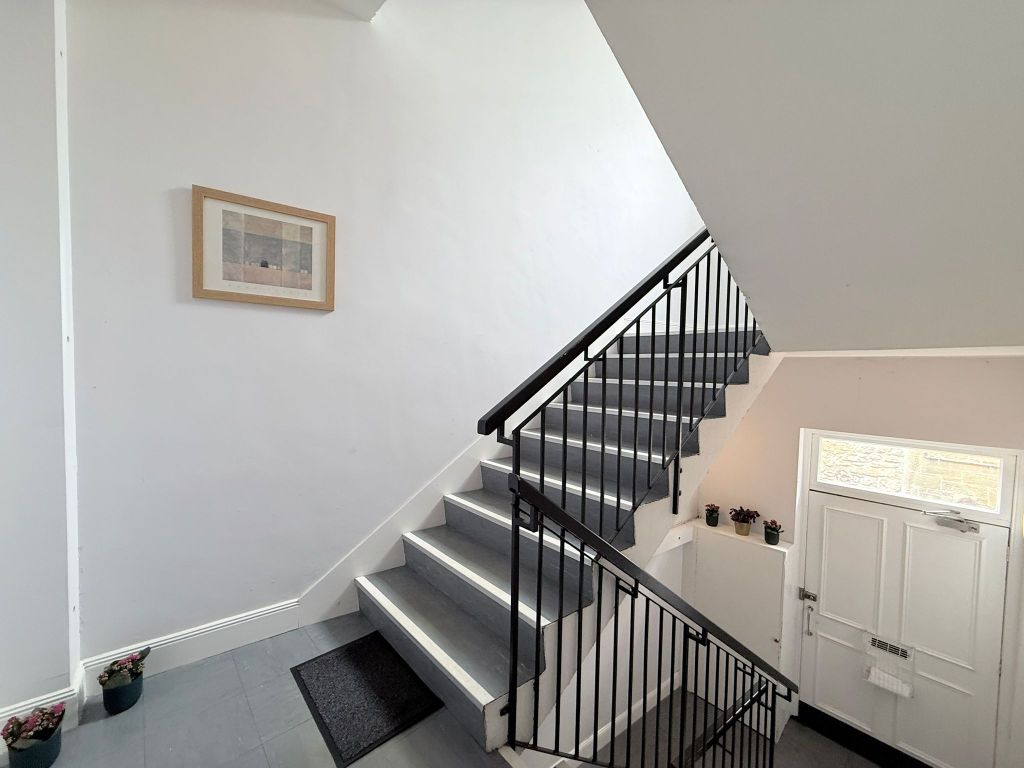 Property photo 2 of 33