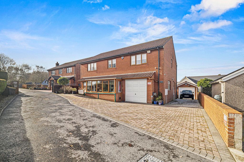Property photo 1 of 37