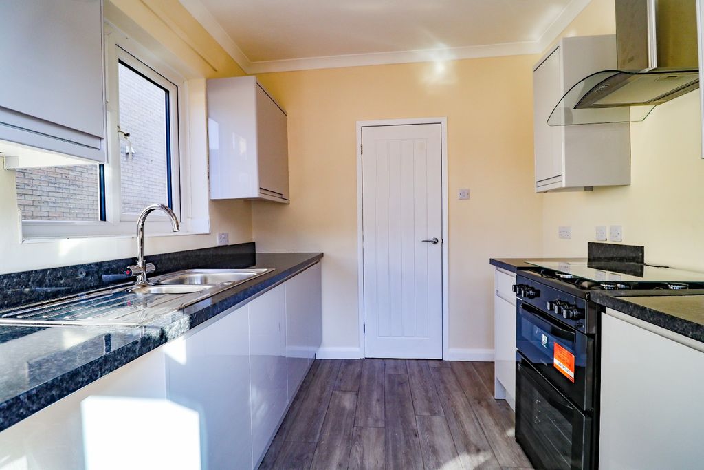 Property photo 2 of 16 4971772