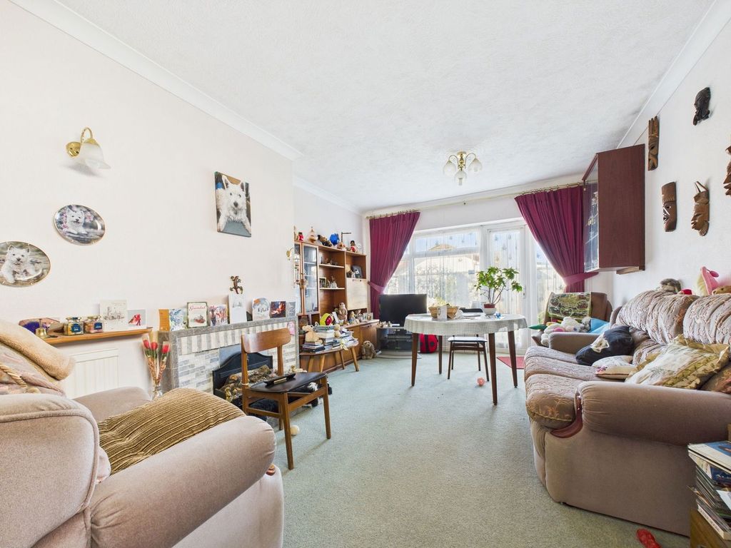 Property photo 3 of 8
