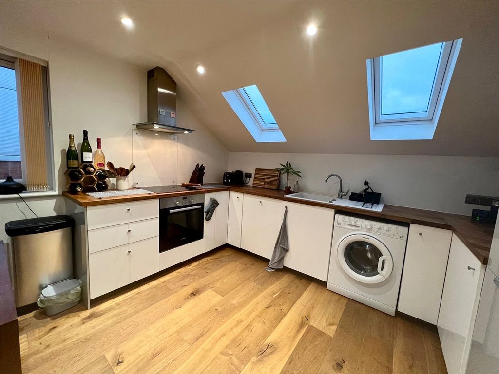 Property photo 2 of 13 Picture No. 08