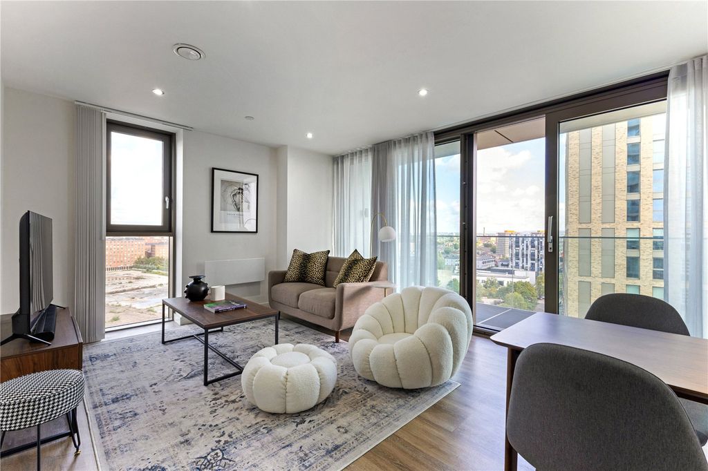 Property photo 2 of 19 Living Area